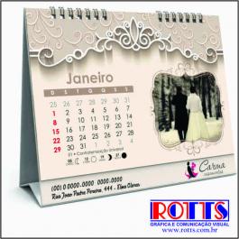 CALENDÁRIOS Wire-O Couché Brilho 150g/m 9,8x9,8 cm 4x4 Laminação BOPP e Verniz UV Localizado FV Wire-O Branco - Lâminas: 13 lâminas Couché Brilho 150g/m² Base: Papel Cartão 300g/m² 4x0